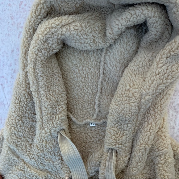 Men’s Beige/Khaki Brown Hoodie with Drawstring and Pockets Size S EUC - Picture 3 of 4